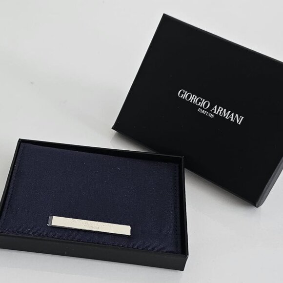 GIORGIO ARMANI CARD HOLDER W MIRROR -NEW!! - Picture 9 of 10